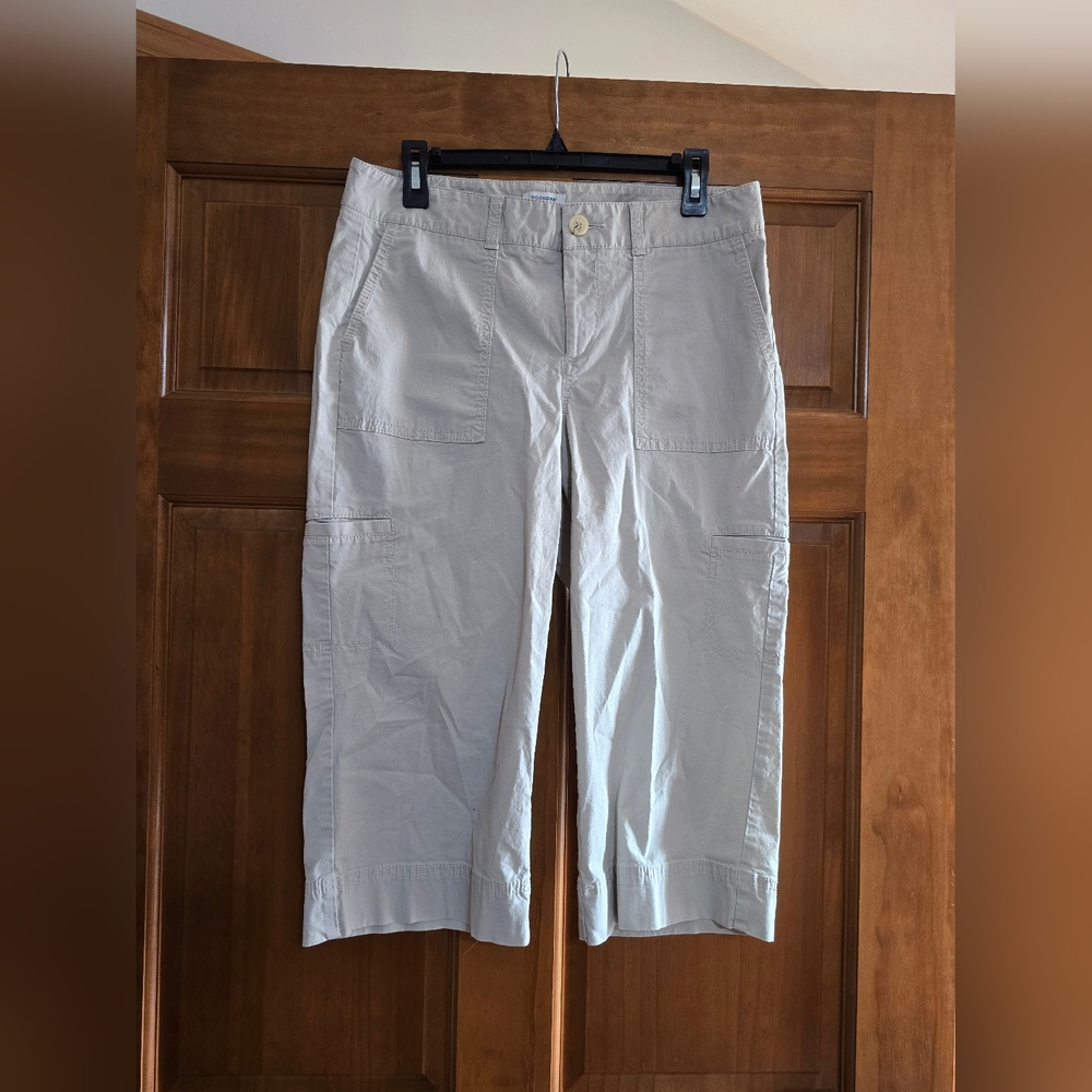 Dockers Women's Capris in Light Tan